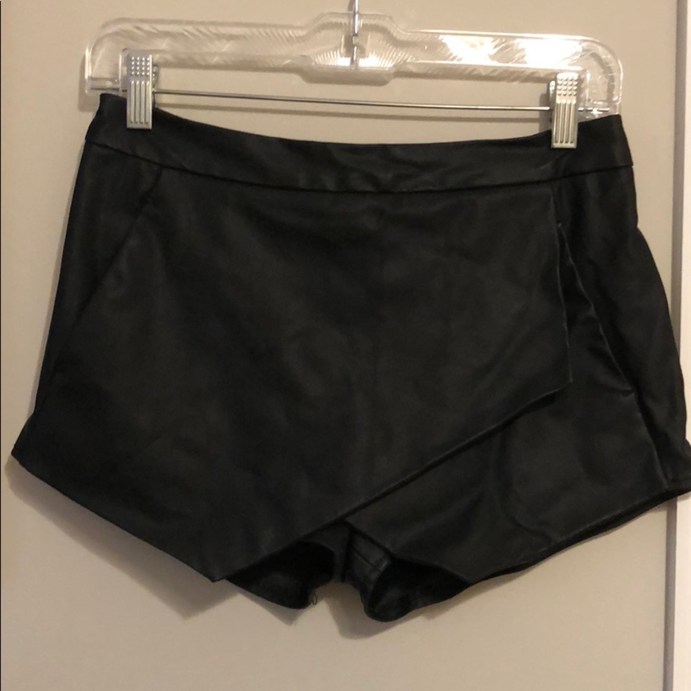 Faux leather skort - express size 2